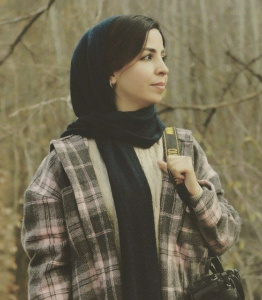 خدیجه نادری